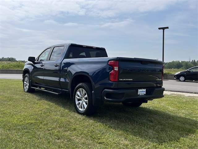 2022 Chevrolet Silverado 1500 Custom photo 3