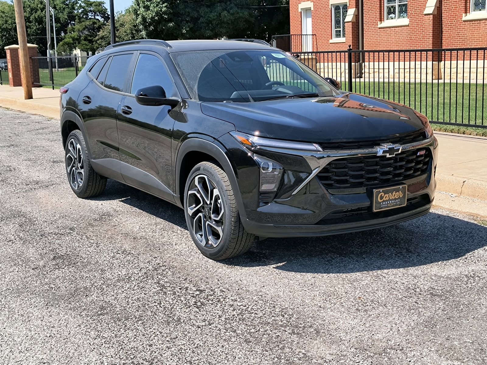 2025 Chevrolet Trax photo 2