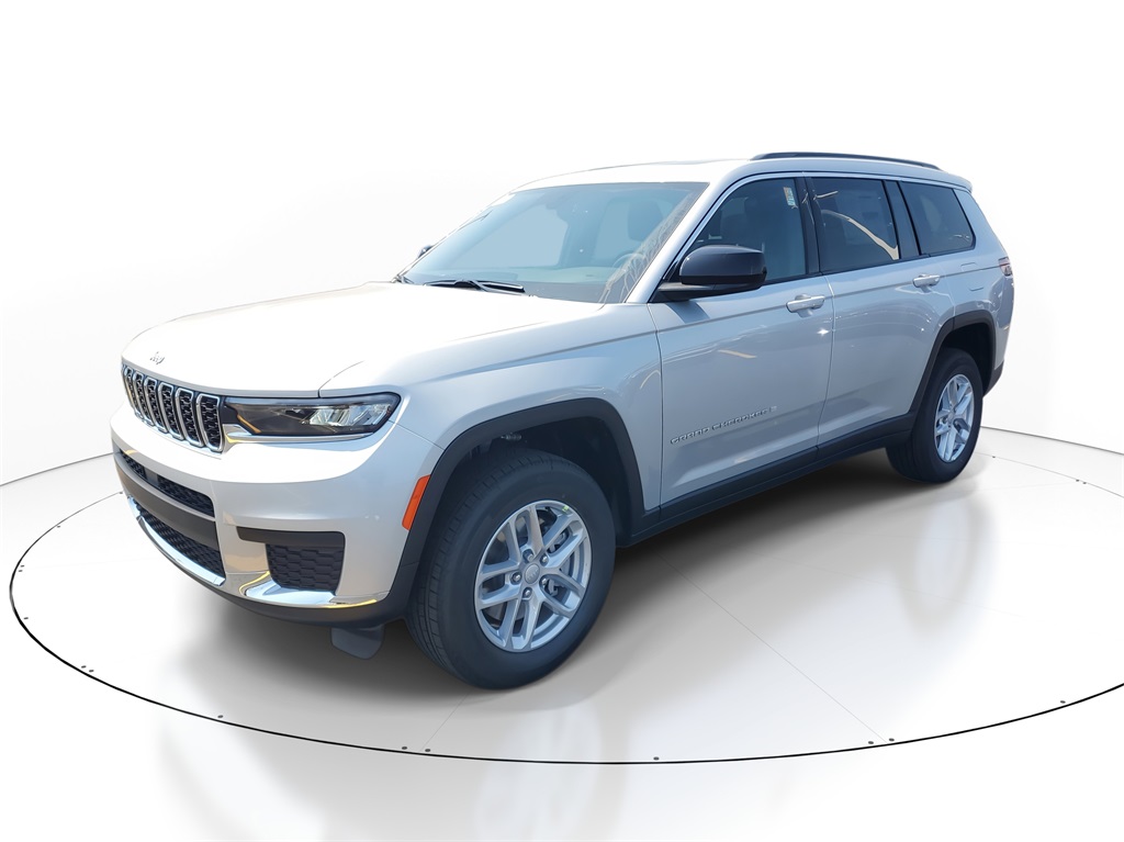 2025 Jeep Grand Cherokee Laredo X photo 2