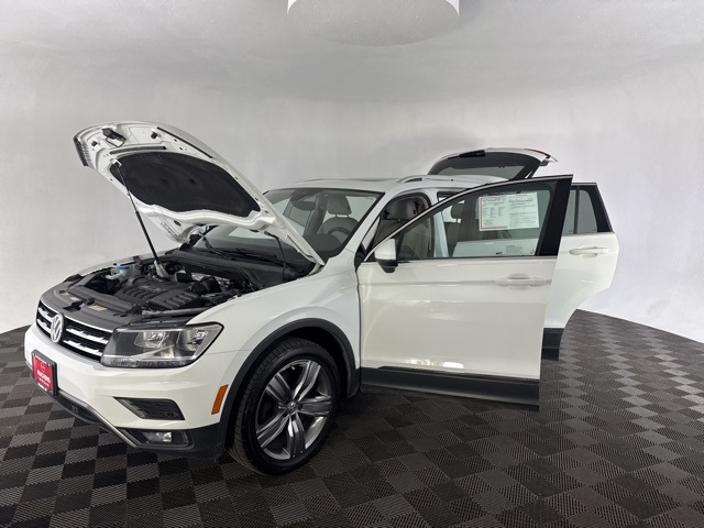 2021 Volkswagen Tiguan SEL photo 10