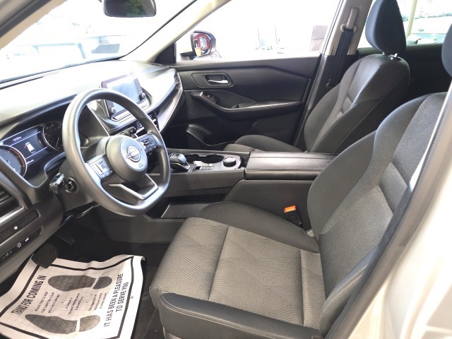 2024 Nissan Rogue SV photo 11