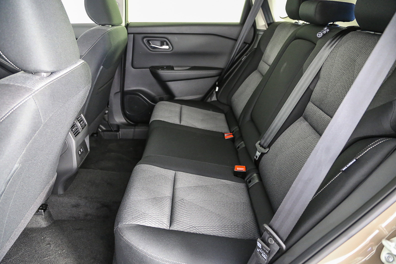 2025 Nissan Rogue SV photo 20