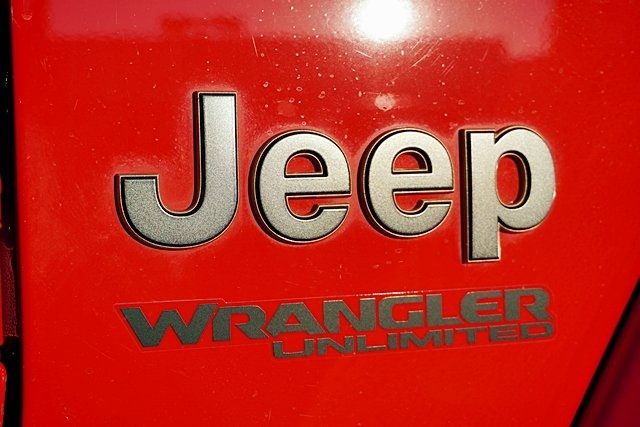 Certified Used 2022 Red Jeep Unlimited Rubicon 392 image 11