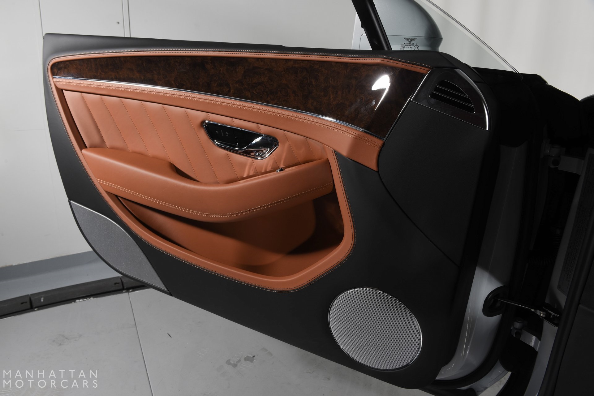 2024 Bentley Continental GT V8 photo 17