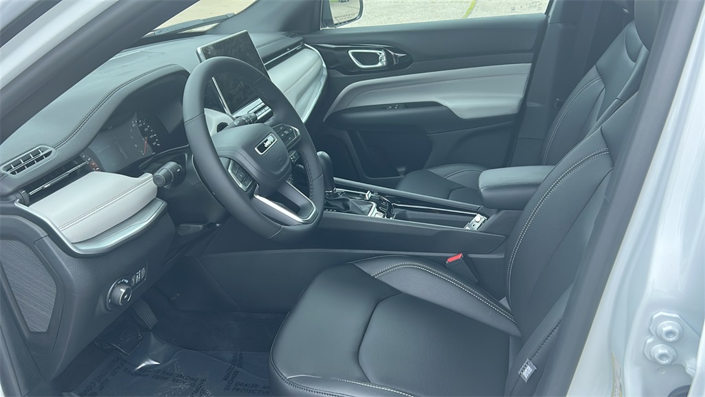 2025 Jeep Compass Limited photo 14