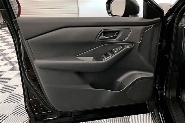 2025 Nissan Rogue S photo 28