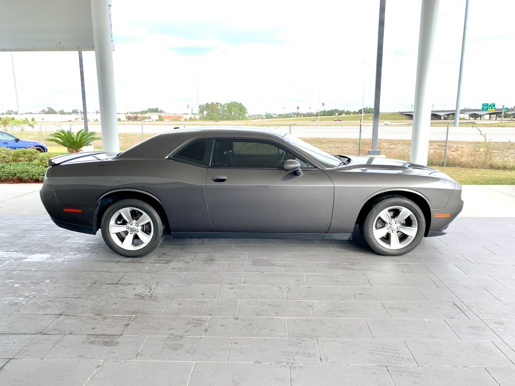 2021 Dodge Challenger SXT photo 4