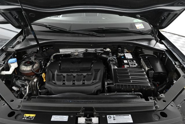 2018 Volkswagen Tiguan SEL photo 32