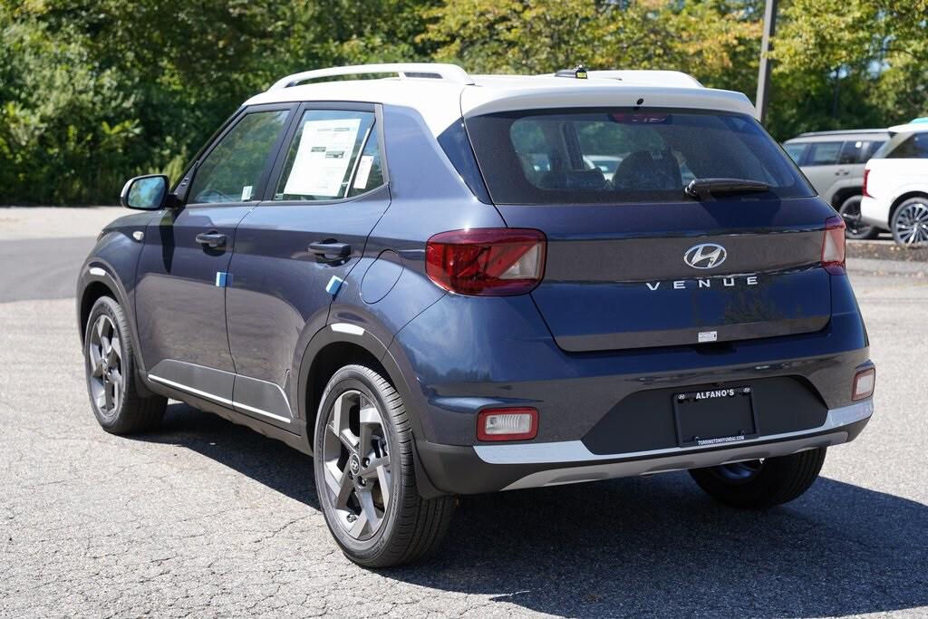 2025 Hyundai Venue Limited photo 5