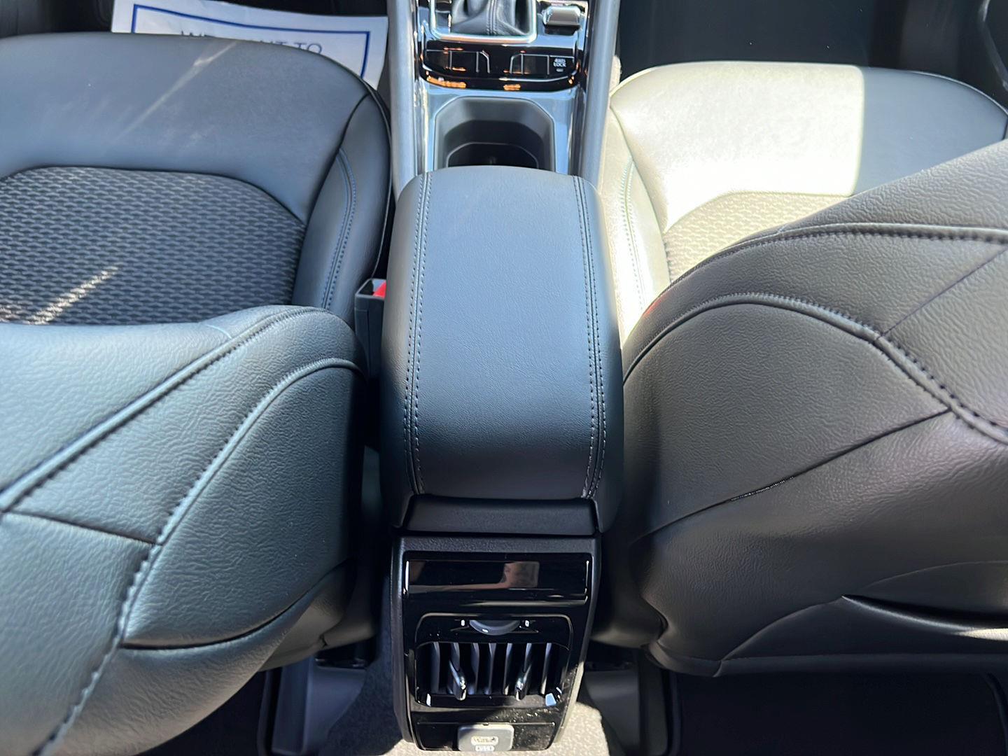 2025 Jeep Compass Latitude photo 18