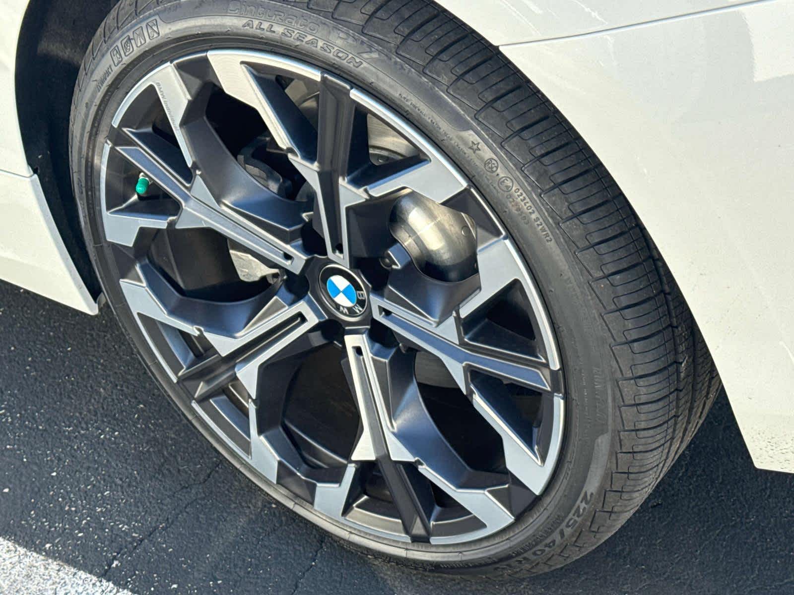 2025 Bmw 330i xDrive photo 4