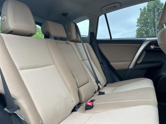 2015 Toyota RAV4 XLE photo 19