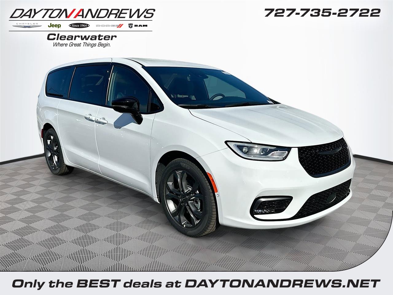 2026 Chrysler Pacifica Select's photo