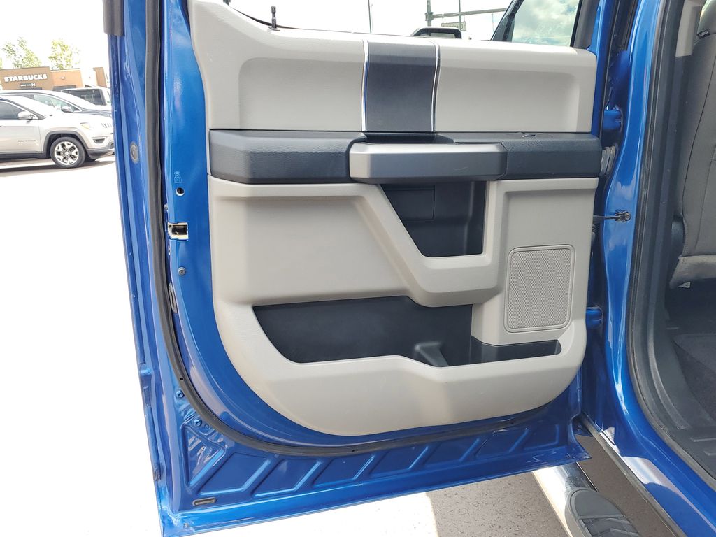 2017 Ford F-150 XLT photo 18