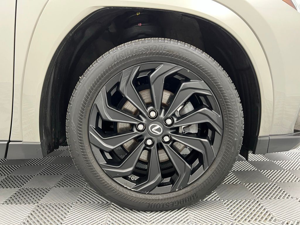 2022 Lexus UX 250h F SPORT photo 37