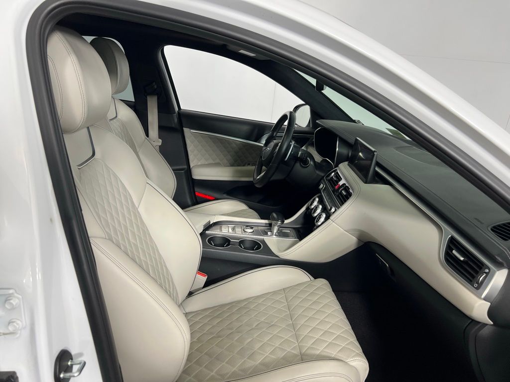 2022 Genesis G70 3.3T photo 23