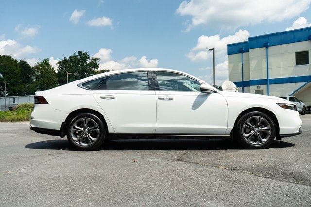 2023 Honda Accord EX photo 9