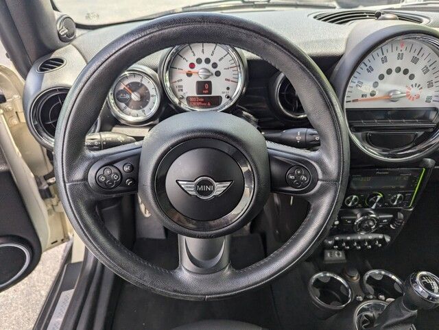 2013 Mini Cooper Convertible S photo 14