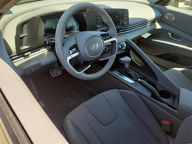 2025 Hyundai Elantra SEL Sport photo 7