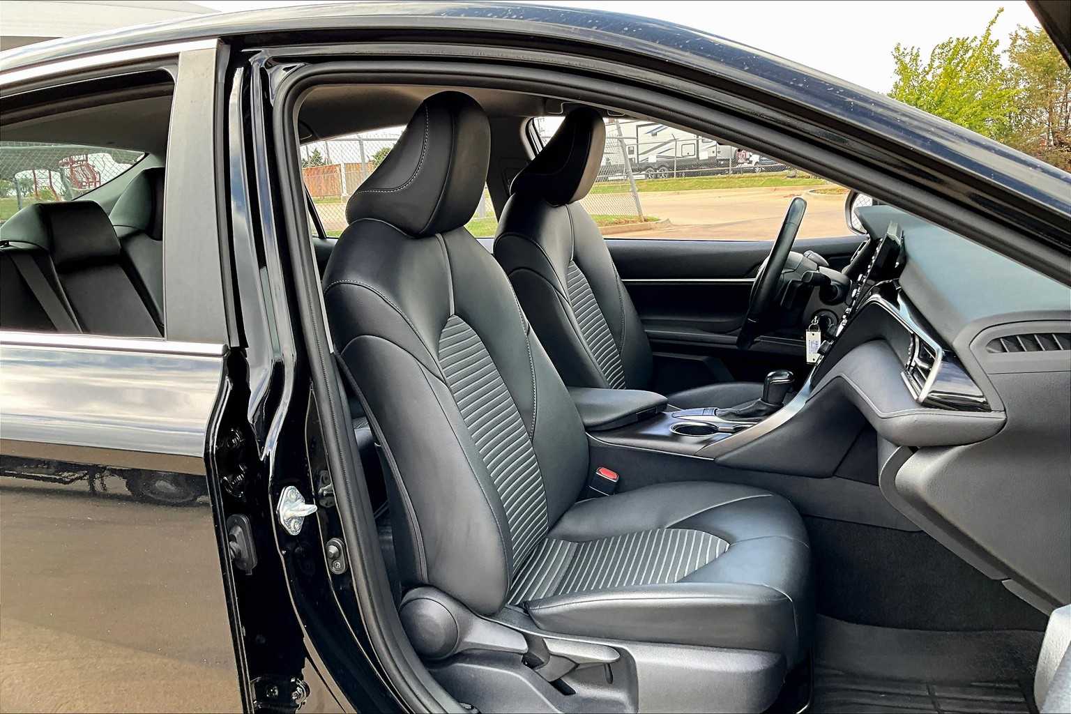2023 Toyota Camry SE photo 7