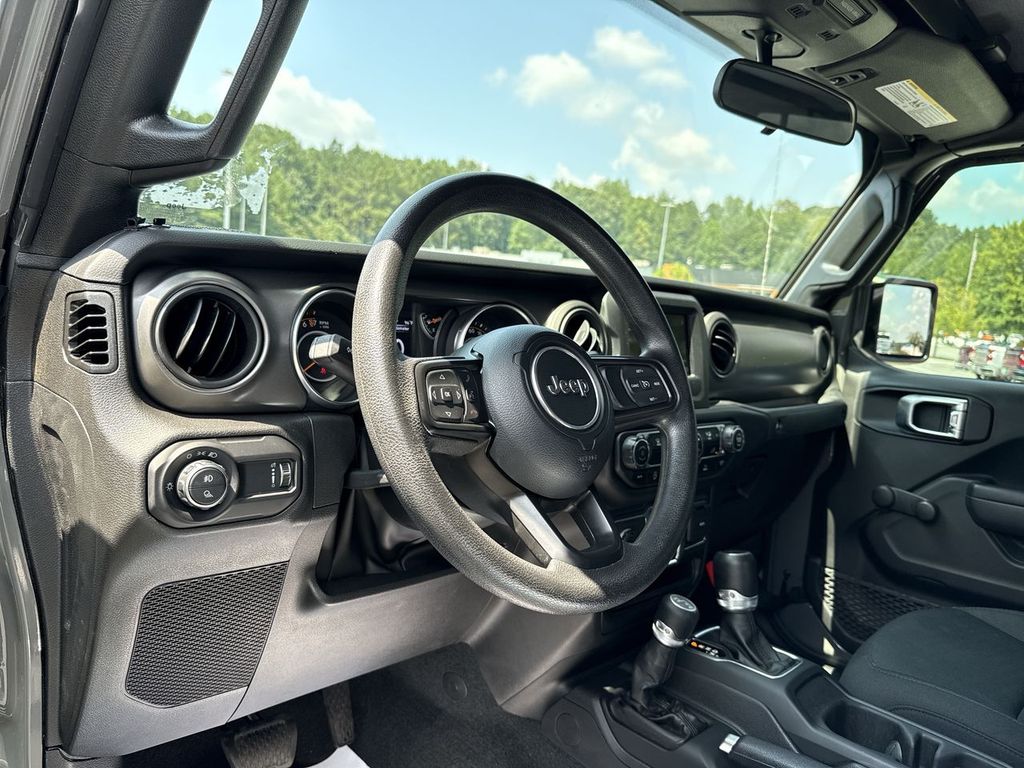 2023 Jeep Gladiator Sport photo 13