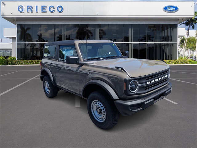 2025 Ford Bronco Base photo 2