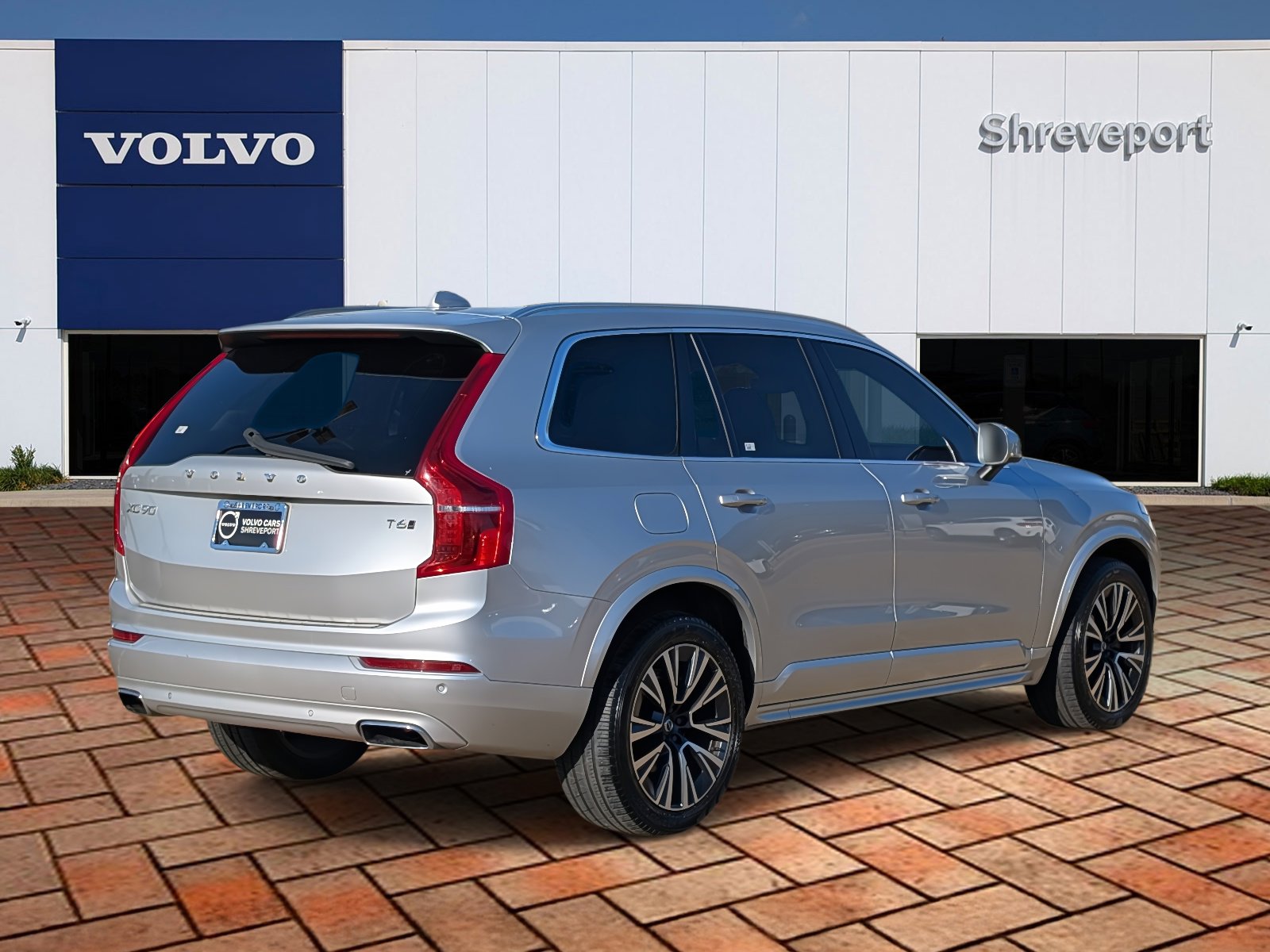 2020 Volvo XC90 T6 Momentum photo 4