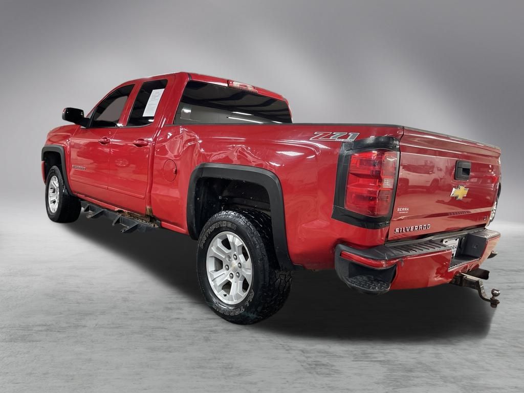 2016 Chevrolet Silverado 1500 LT photo 3