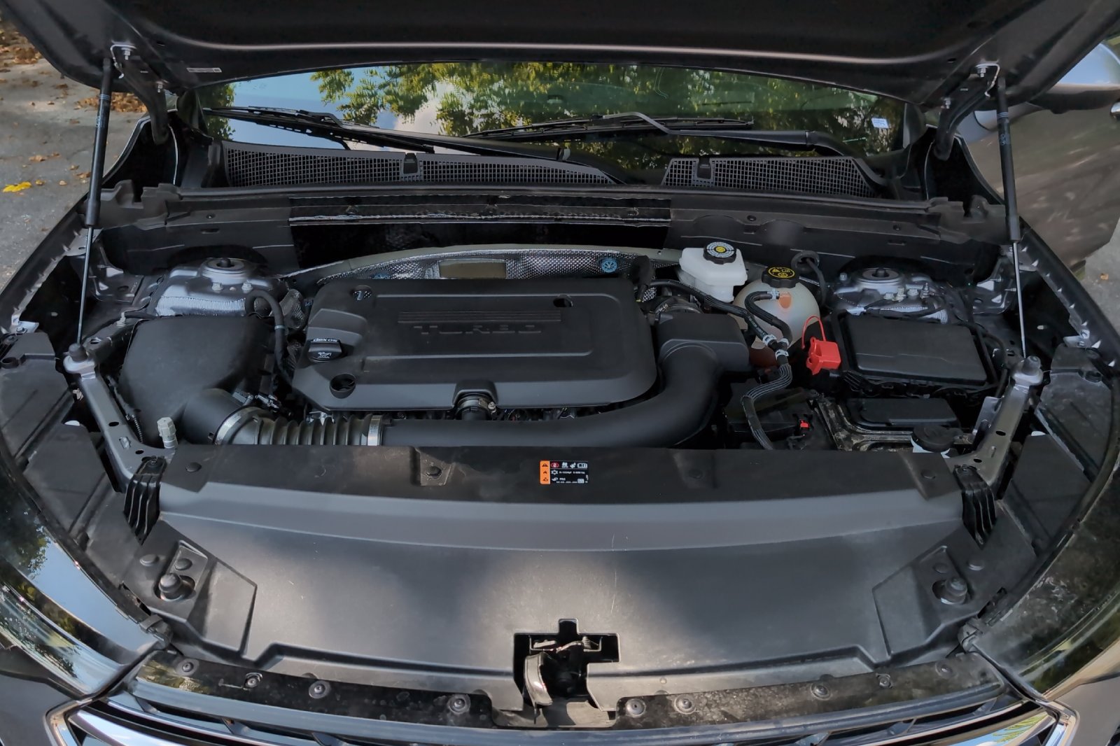 2022 Buick Envision Essence photo 25