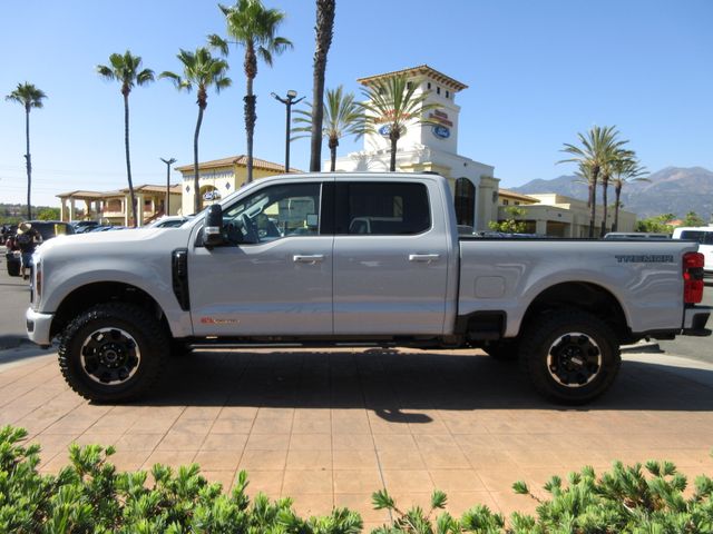 2025 Ford F-250 Super Duty Lariat's photo