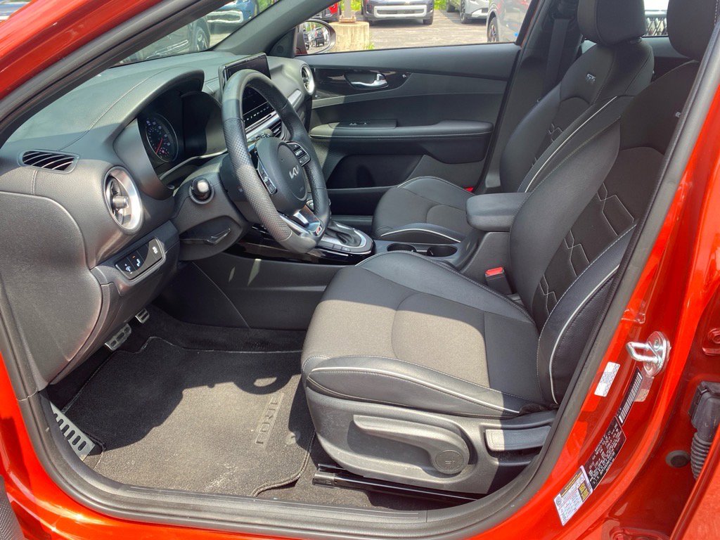 2022 Kia Forte GT-Line photo 9