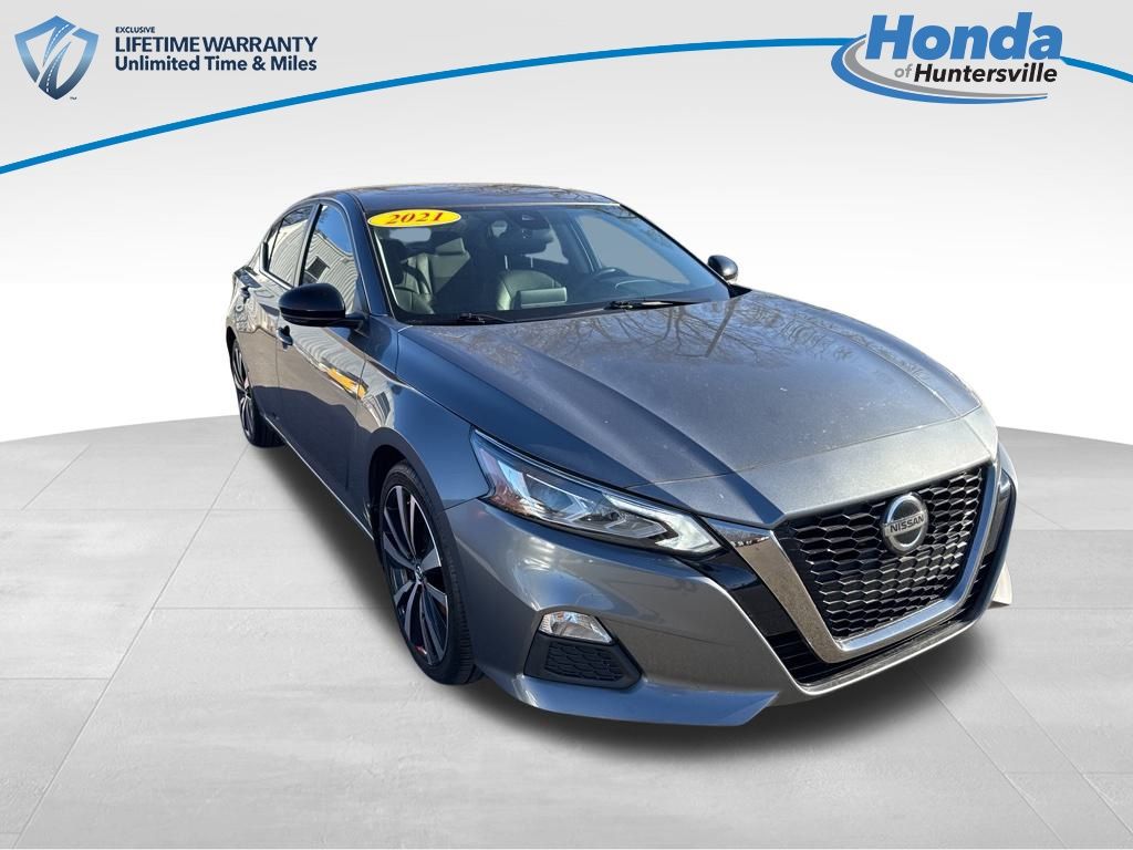 2021 Nissan Altima SR's photo