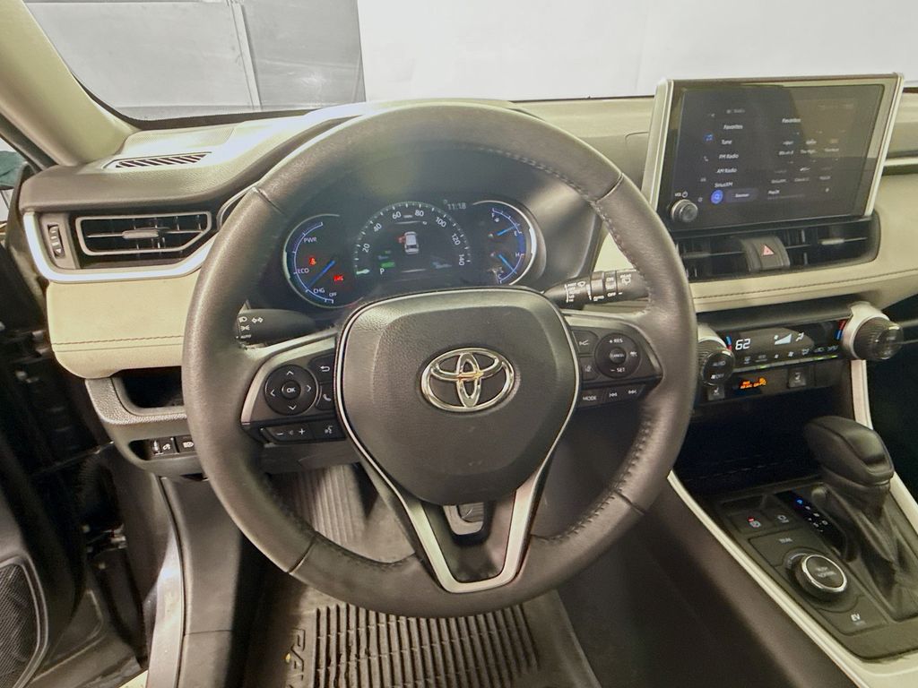 2023 Toyota RAV4 Hybrid XLE photo 11