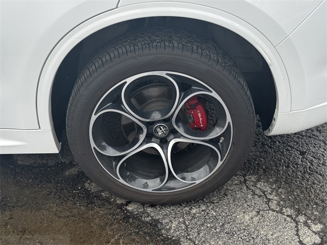 2022 Alfa Romeo Stelvio Ti Sport photo 11