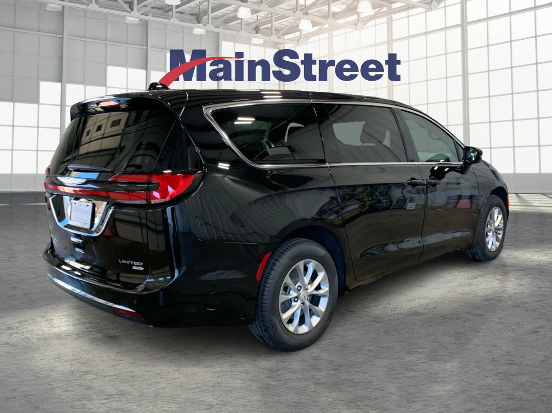 2026 Chrysler Pacifica Limited photo 4