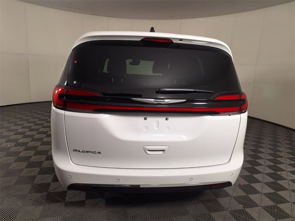 2025 Chrysler Pacifica photo 4