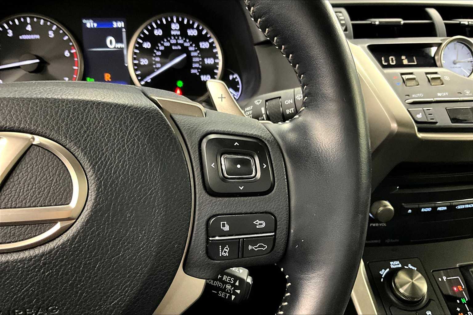 2020 Lexus NX 300 photo 23