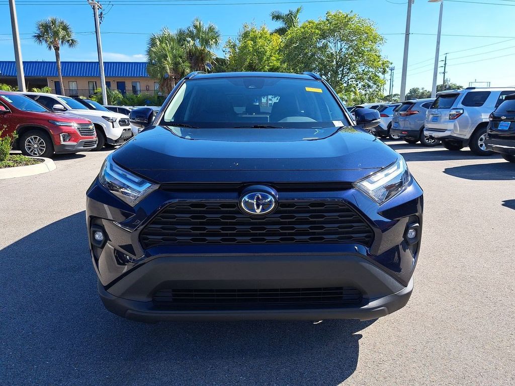 2022 Toyota RAV4 Hybrid XLE Premium photo 9