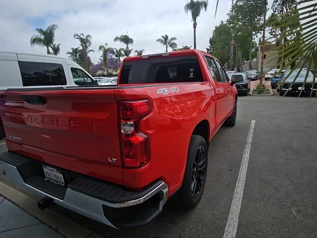 2024 Chevrolet Silverado 1500 LT photo 3