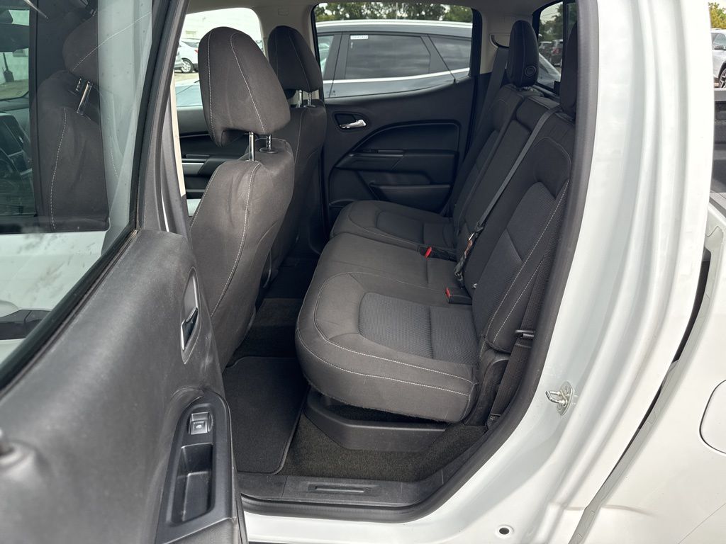 2017 Chevrolet Colorado LT photo 6