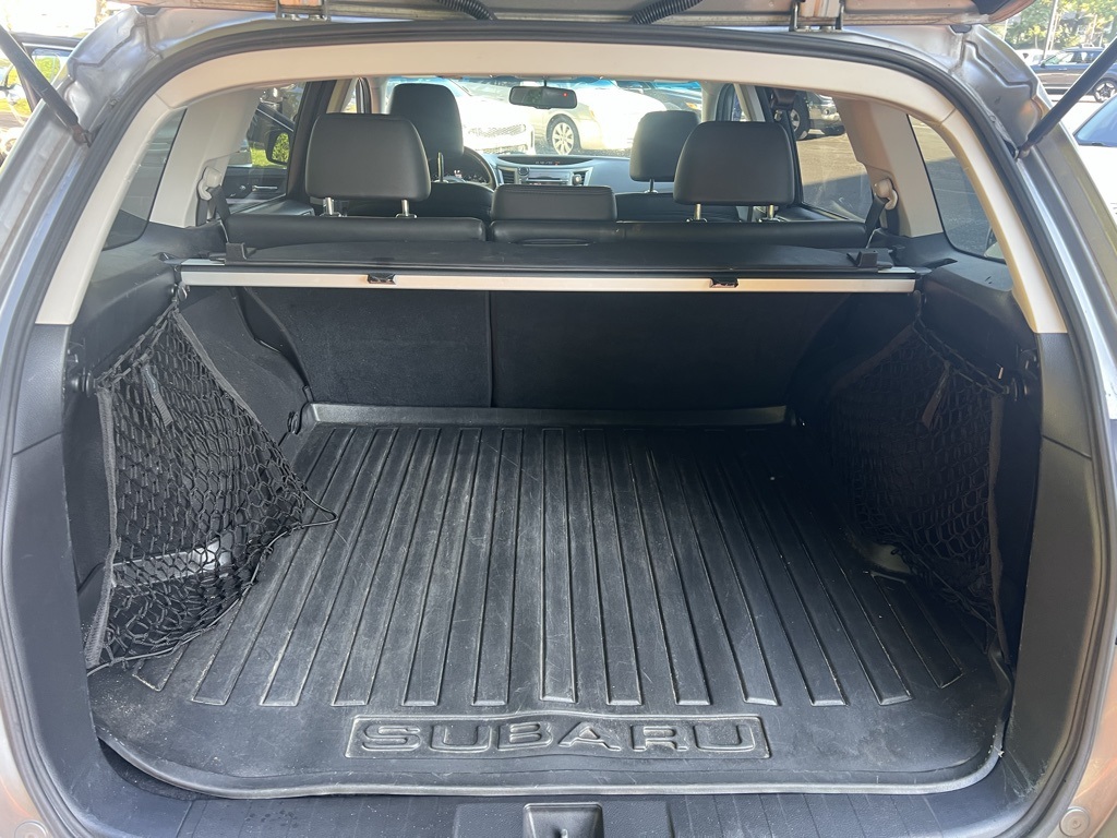 2010 Subaru Outback 2.5i photo 18