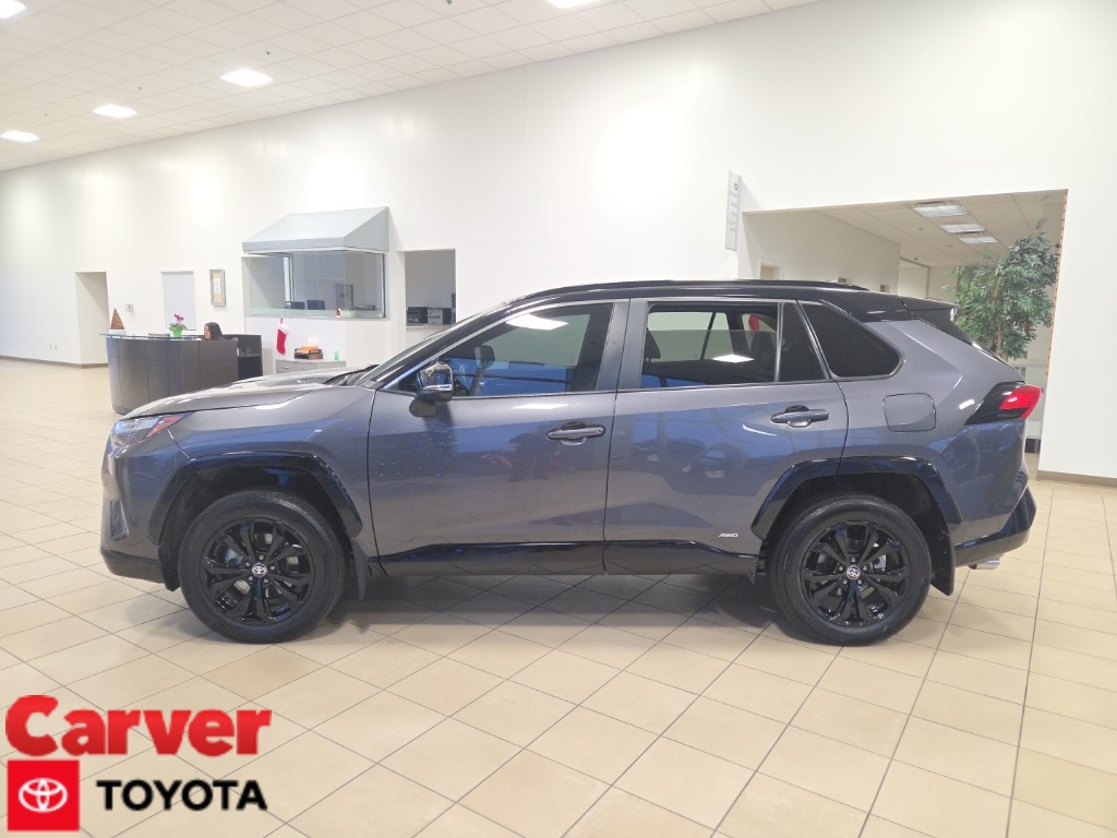 2024 Toyota RAV4 XSE's photo