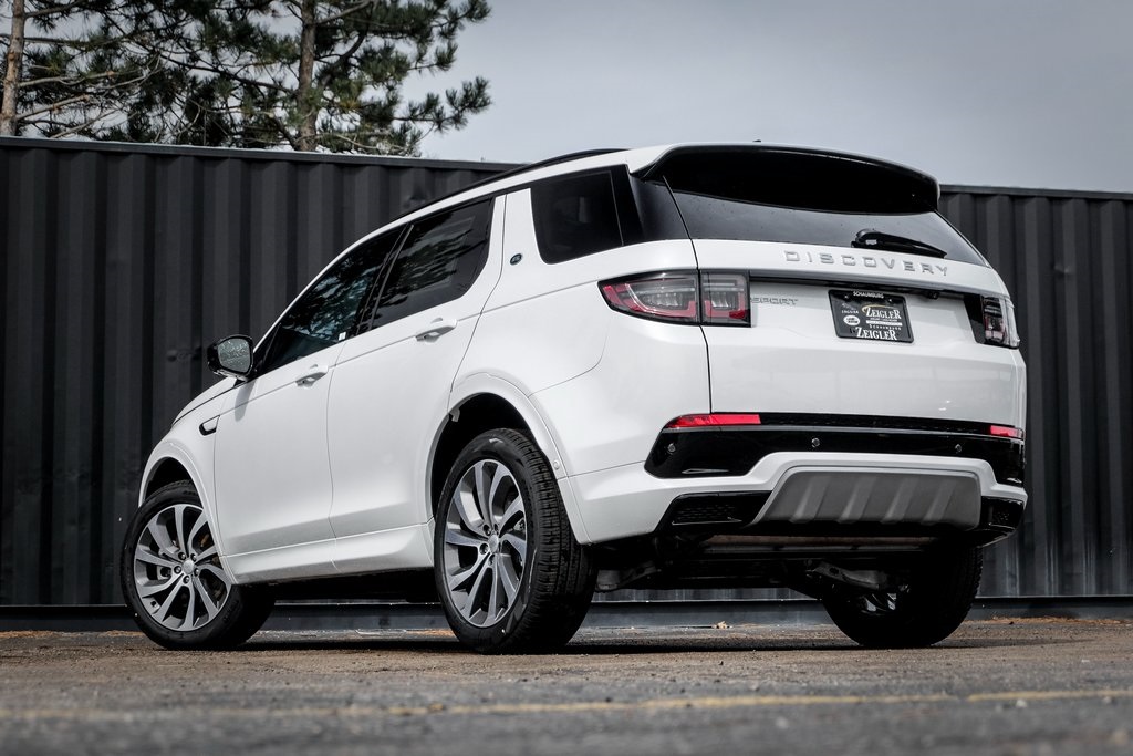 2024 Land Rover Discovery Sport S photo 2