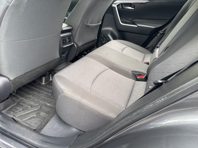 2019 Toyota RAV4 XLE photo 17