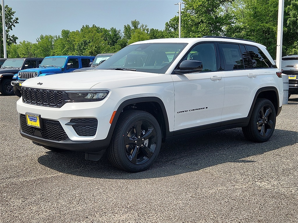 2025 Jeep Grand Cherokee Altitude X photo 2
