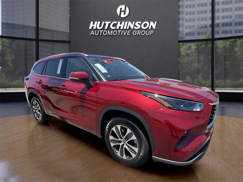 2023 Toyota Highlander XLE's photo