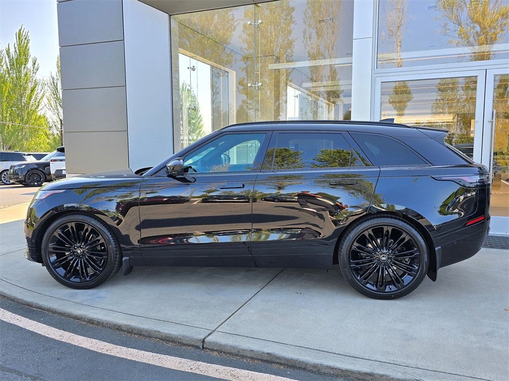 2026 Land Rover Range Rover Velar SE photo 4