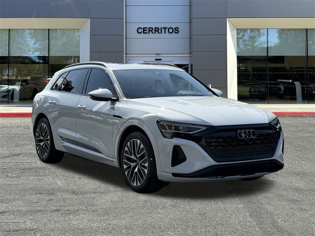 2024 Audi Q8 E-tron Premium Plus photo 3
