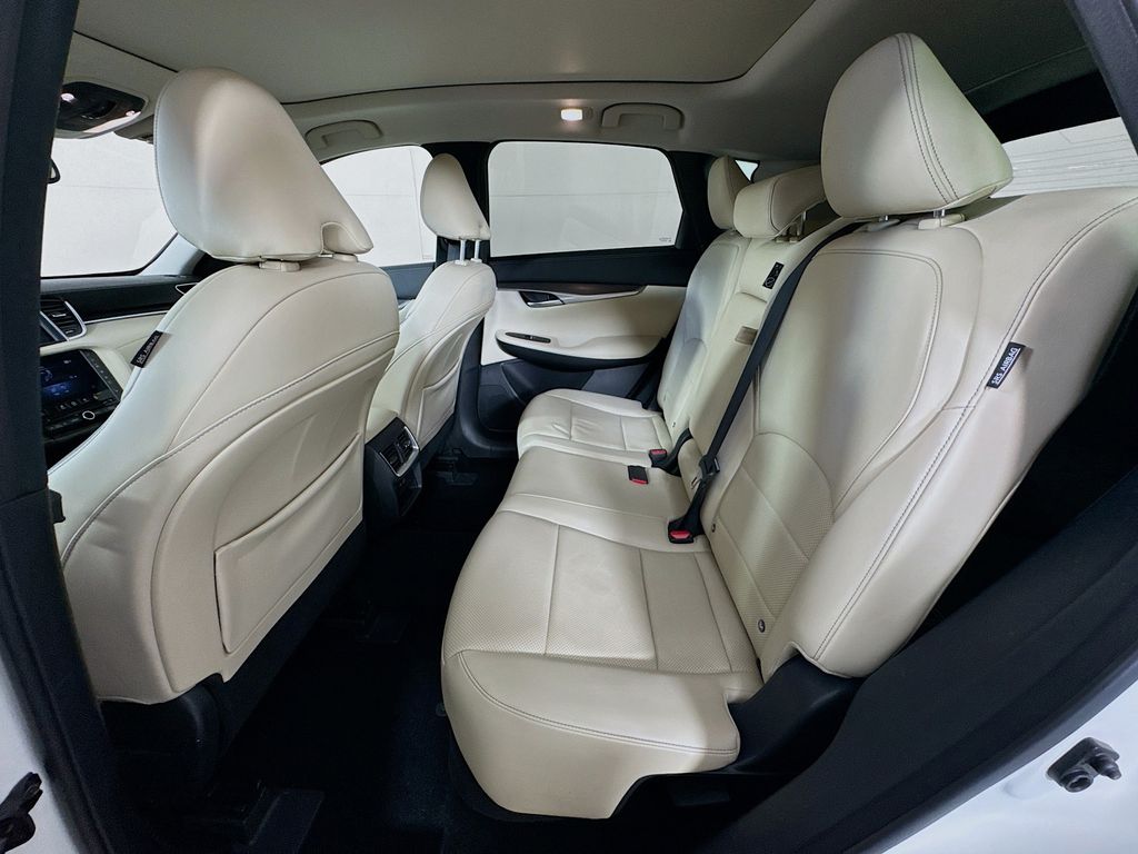 2022 Infiniti QX50 Luxe photo 25