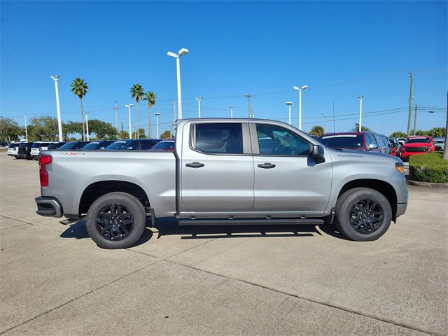 2026 Chevrolet Silverado 1500 Custom photo 4